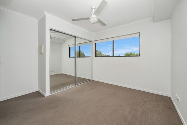 MODERN 3RD FLOOR APARTMENT IN DOUGLAS, CLOSE TO RIVER, JCU AND TSV HOSPITAL - Photo 1