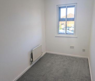 2 bedroom semi-detached house to rent - Photo 2