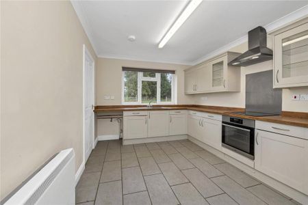 4 bedroom bungalow to rent - Photo 5