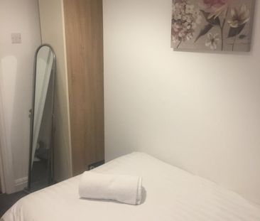 2 Bed Flat, Pontefract Lane, LS9 - Photo 6