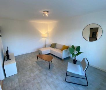 82m² 3 chambres place de parking meublé équipé - Photo 3