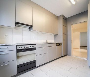 Ruhige Wohnung im Zentrum von Witikon - Photo 2