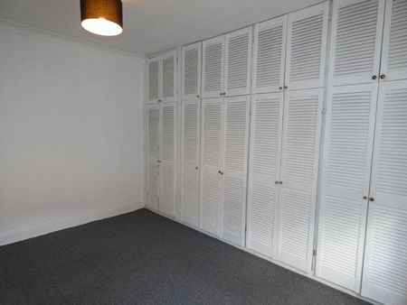 2 bedroom property to rent - Photo 2