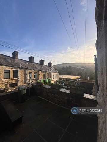 4 bedroom terraced house to rent - Photo 3