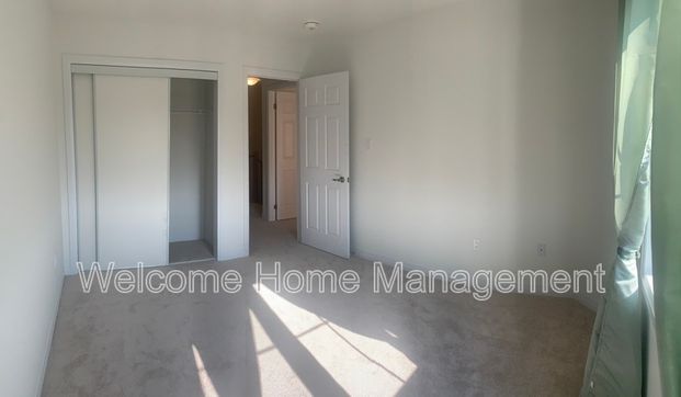 $2,495 / 3 br / 2.5 ba / Spacious 3-Bedroom, 2.5-Bathroom Newly Built Home in Thorold - Photo 1