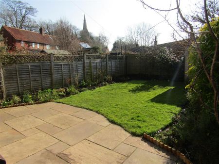 2 bedroom end of terrace house to rent - Photo 4