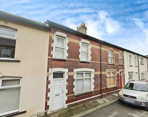 Hanbury Road, PONTYPOOL - Photo 1