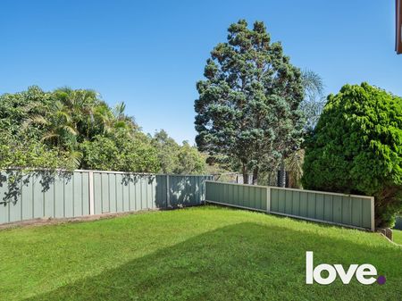 1/2 Hillview Crescent, Macquarie Hills, NSW, 2285 - Photo 5