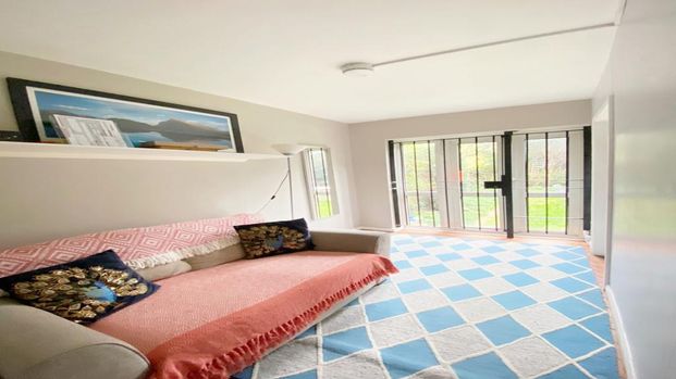 1 bedroom in a flat share to rent - Photo 1