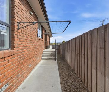 Immaculate family home - Photo 3
