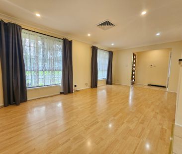 A Neat and Comfortable family residence near school and amenities - Photo 1