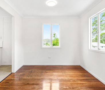 Stunning Three Bedroom Home on Nursery Road! - Photo 4