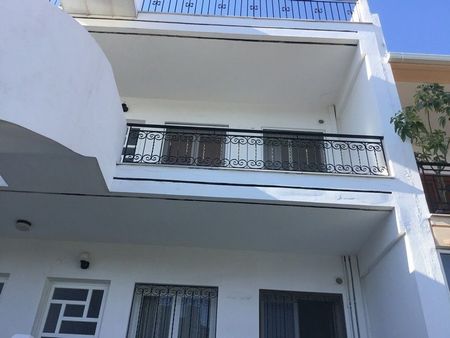 Studio/Γκαρσονιέρα για ενοικίαση Κέντρο (Ρίο) - Φωτογραφία 2