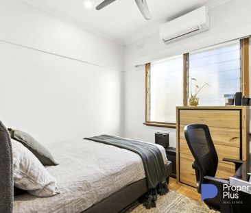 "When contemporary meets modern" - Photo 1