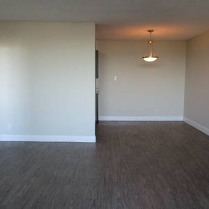 1 BEDROOM-Beautiful Apartment / Convenient location / - Photo 2