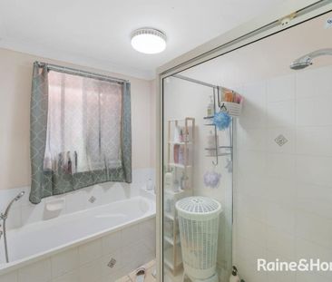 MODERN FAMILY HOME IN A CENTRAL LOCATION! - Photo 4