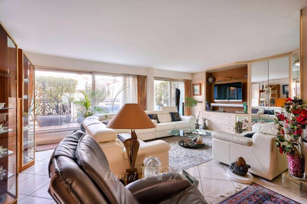 Location appartement, Paris 17ème (75017), 7 pièces, 202 m², ref 8073809 - Photo 1