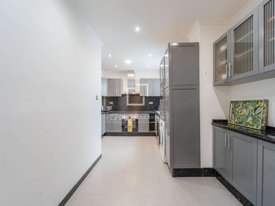Excellent 4 Bedroom apartment for rent in Gran Vía, Valencia - Photo 1