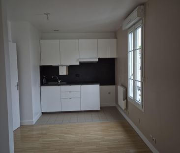 Location Appartement 1 pièce 25m² ST MAUR DES FOSSES 94100 - Photo 2