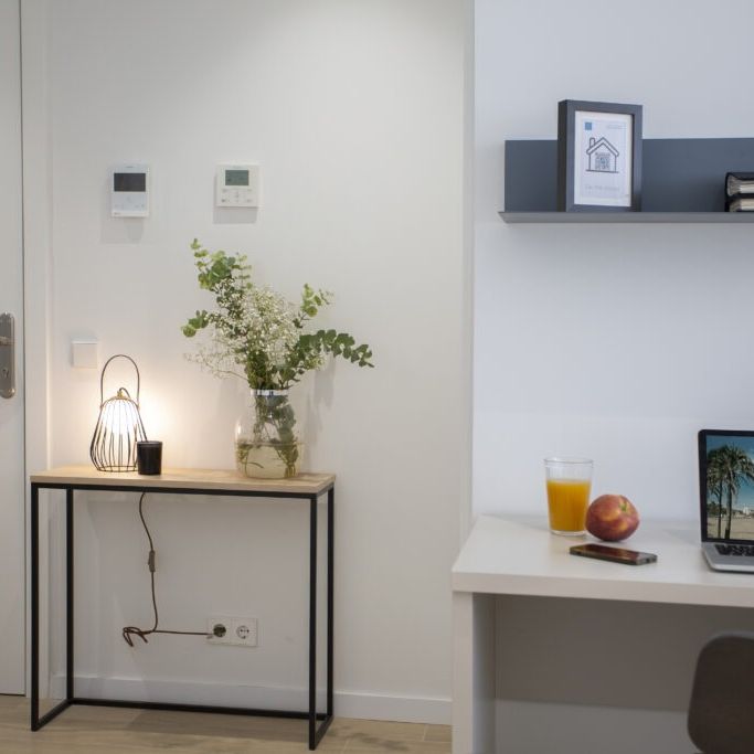 Moderno apartamento de 2 dormitorios en Valencia - Photo 1