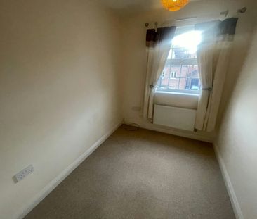 Town house to rent on - Photo 2