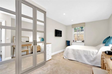 St Georges Heights, 4 Claremont Lane, Esher, KT10 flat to rent - Photo 4