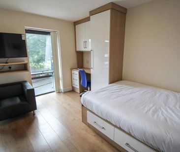 Apt 17, Lofthouse Residence - Photo 2