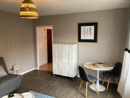 Location Appartement 1 pièce Meublé 31m² CORMELLES LE ROYAL 14123 - Photo 4
