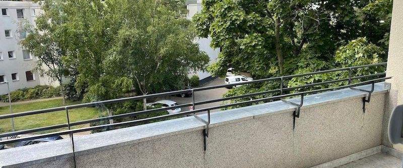 komplett möblierte helle 2 Zimmer Wohnung - Foto 1