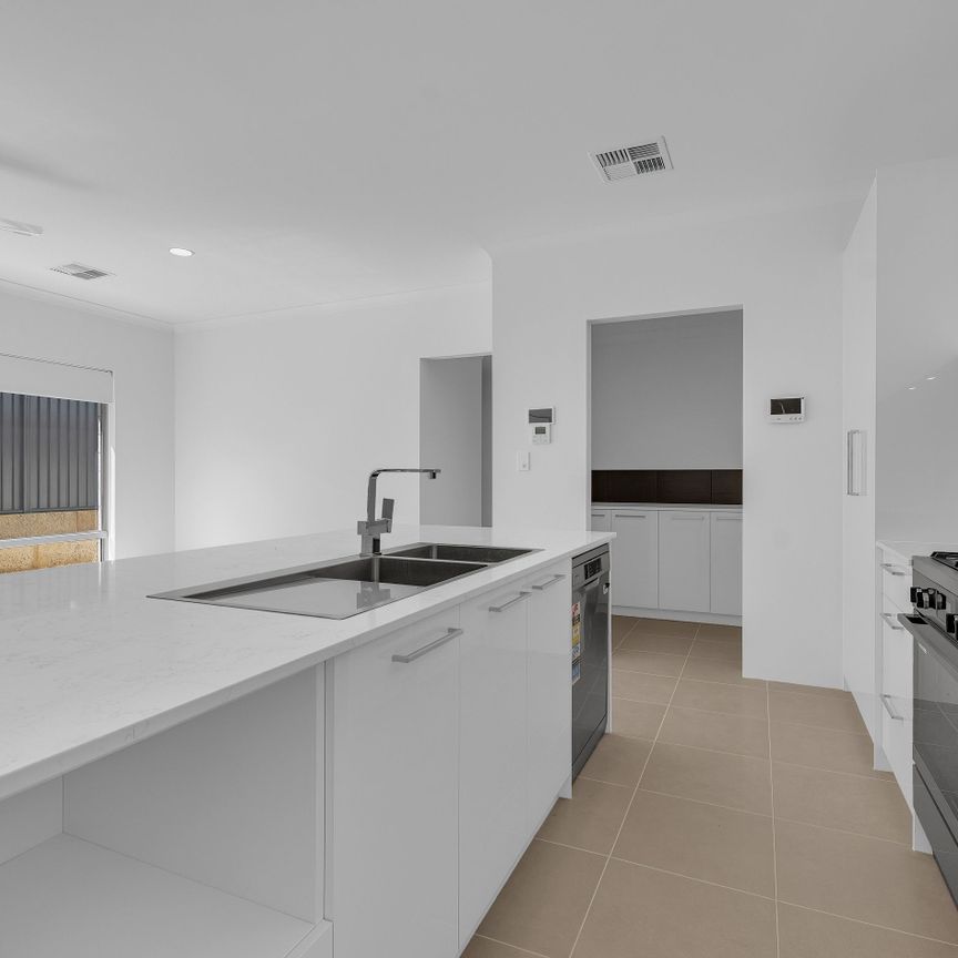 Four Bedroom Family Home in Baldivis - Photo 1