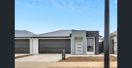 Stunning brand new home - Photo 2