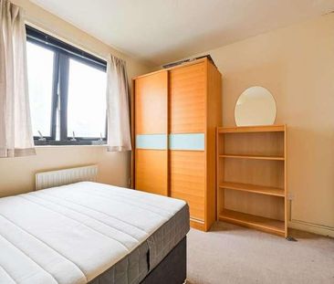 Ocean Wharf, Canary Wharf, E14 - Photo 5