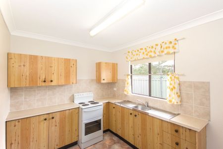 2/5 Eclipse Street, Chittaway Bay, NSW 2261 - Photo 2