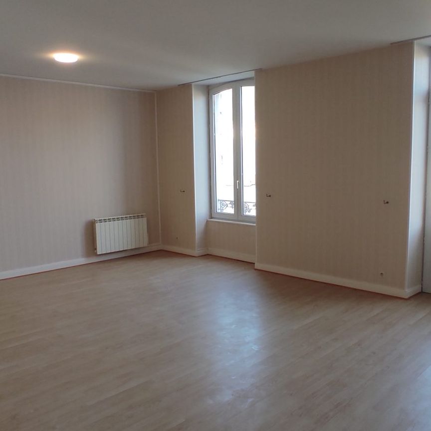 Location Appartement 3 pièces 99m² ARGENTON SUR CREUSE 36200 - Photo 1