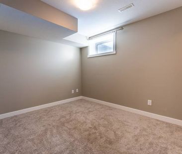 1111 Kolynchuk Link - 3 Bedroom Townhouse - Photo 5