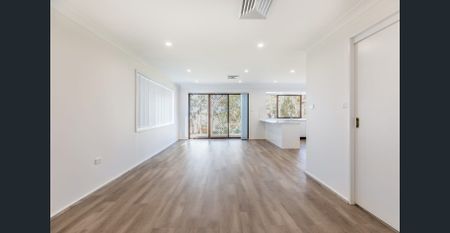 5 Bedroom home - almost completely redone Sep 2024! - an absolute gem! - Photo 2