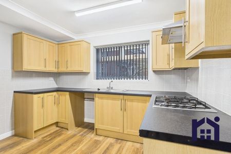 3 bedroom semi-detached house to rent - Photo 3