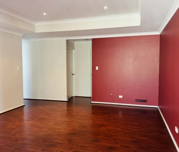 Family home with a modern feel! - Photo 1