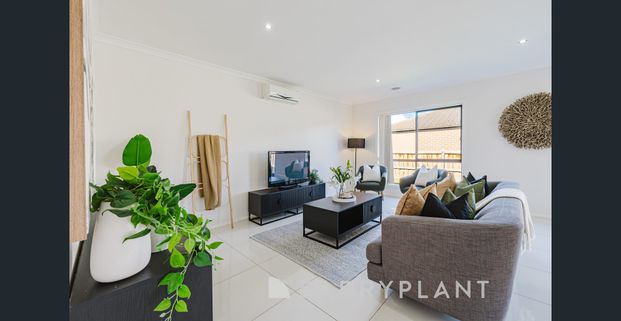 PARKSIDE PRIME LIVING! - Photo 1