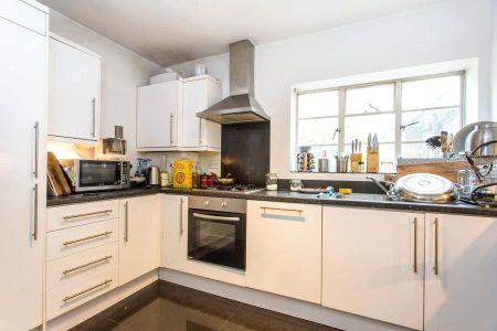 3 bedroom apartment to rent - Photo 5