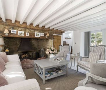 A delightful 5/6 bedroom Grade II listed cottage - Photo 5