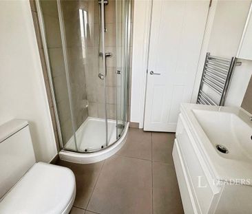 Studio to rent - Photo 6