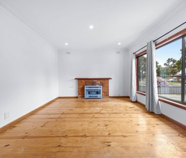 Perfectly Positioned To Public Transport & Stockland Wendouree - Photo 1