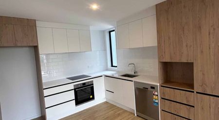 Brand New 2 Bedroom Apartment - Photo 4