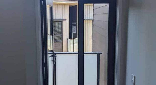 Chic 2BR Townhouse in Mount Eden - Photo 1