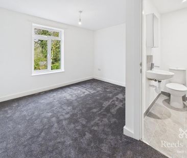 5 bedroom end of terrace house to rent - Photo 4