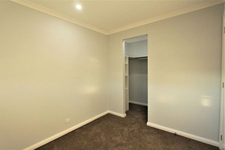 Near New 4 Bedroom Home For Lease! - Photo 4