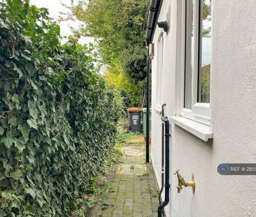 2 bedroom end of terrace house to rent - Photo 1