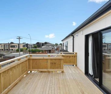 Fully Refurbished with City Views - Photo 4