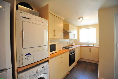 5 bedroom terraced house to rent - Photo 5